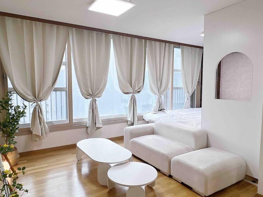 Apartment Morning In