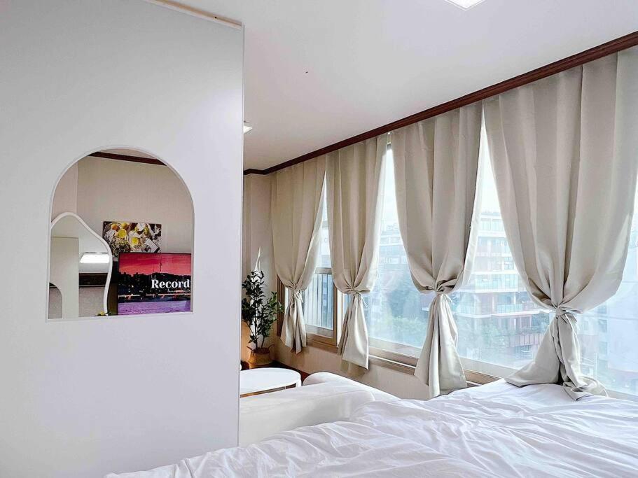 Morning In Apartment *
