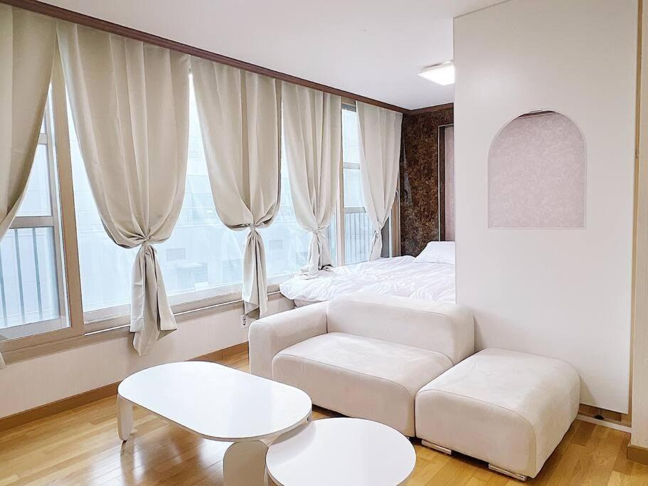 Apartment Morning In *